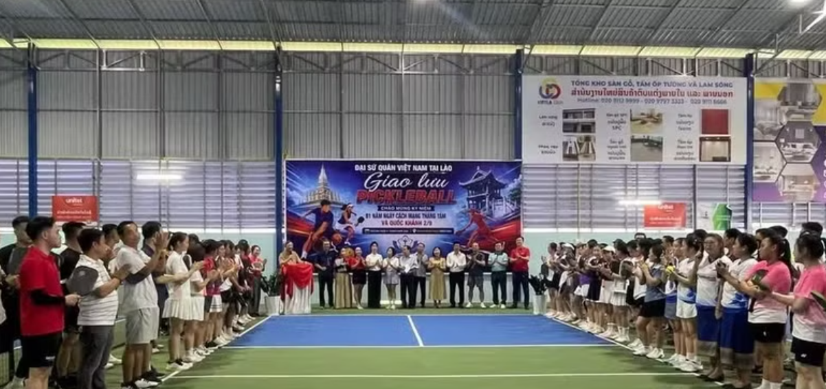 Paddle Diplomacy: Vietnamese in Laos Celebrate National Day